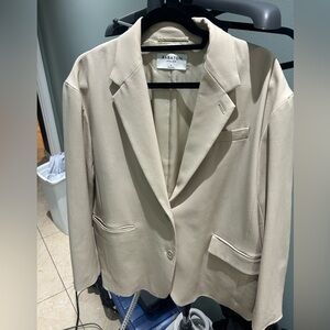 Aritzia Babaton Vogue Blazer in Cream Size 2